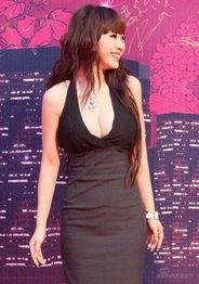 娱乐吃瓜女星看秀争座位,一场座位的较量引发热议