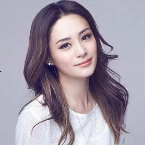 阿娇在娱乐圈吃瓜,恋情疑云重重