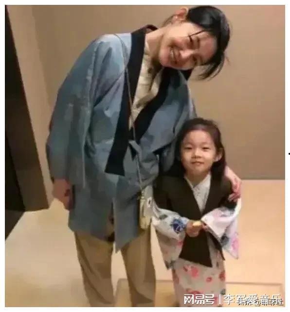 娱乐圈吃瓜爆料妮妮,妮妮吃瓜爆料，揭秘幕后真相
