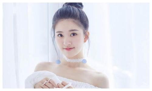 娱乐圈赵露思吃瓜,从卖惨到争议，娱乐圈新晋小花如何应对舆论漩涡