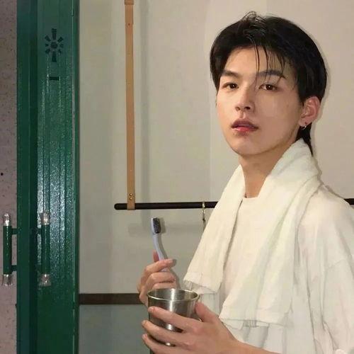 娱乐吃瓜酱帅气的男朋友,为帅气男朋友打造独特“吃瓜酱”风趣昵称