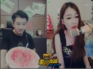 娱乐吃瓜主播真假对比视频,真假网红对比，吃瓜观众辨真伪