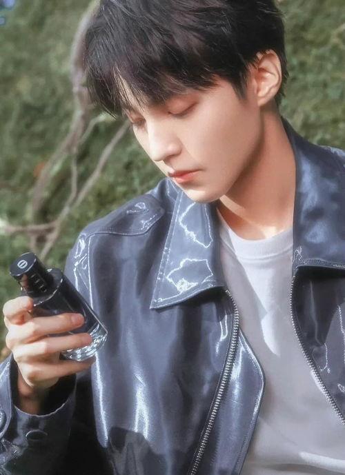 娱乐圈吃瓜王俊凯,揭秘王俊凯的“吃瓜”传奇