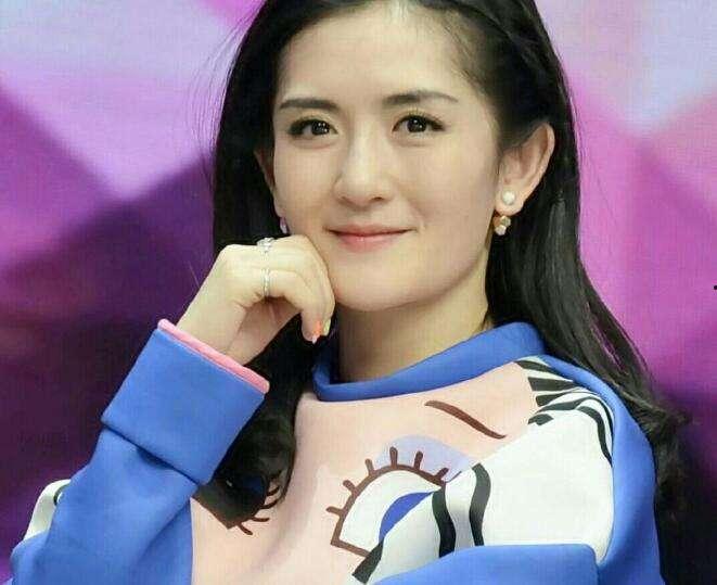 娱乐吃瓜谢娜是谁呀图片,娱乐界的“吃瓜女王”